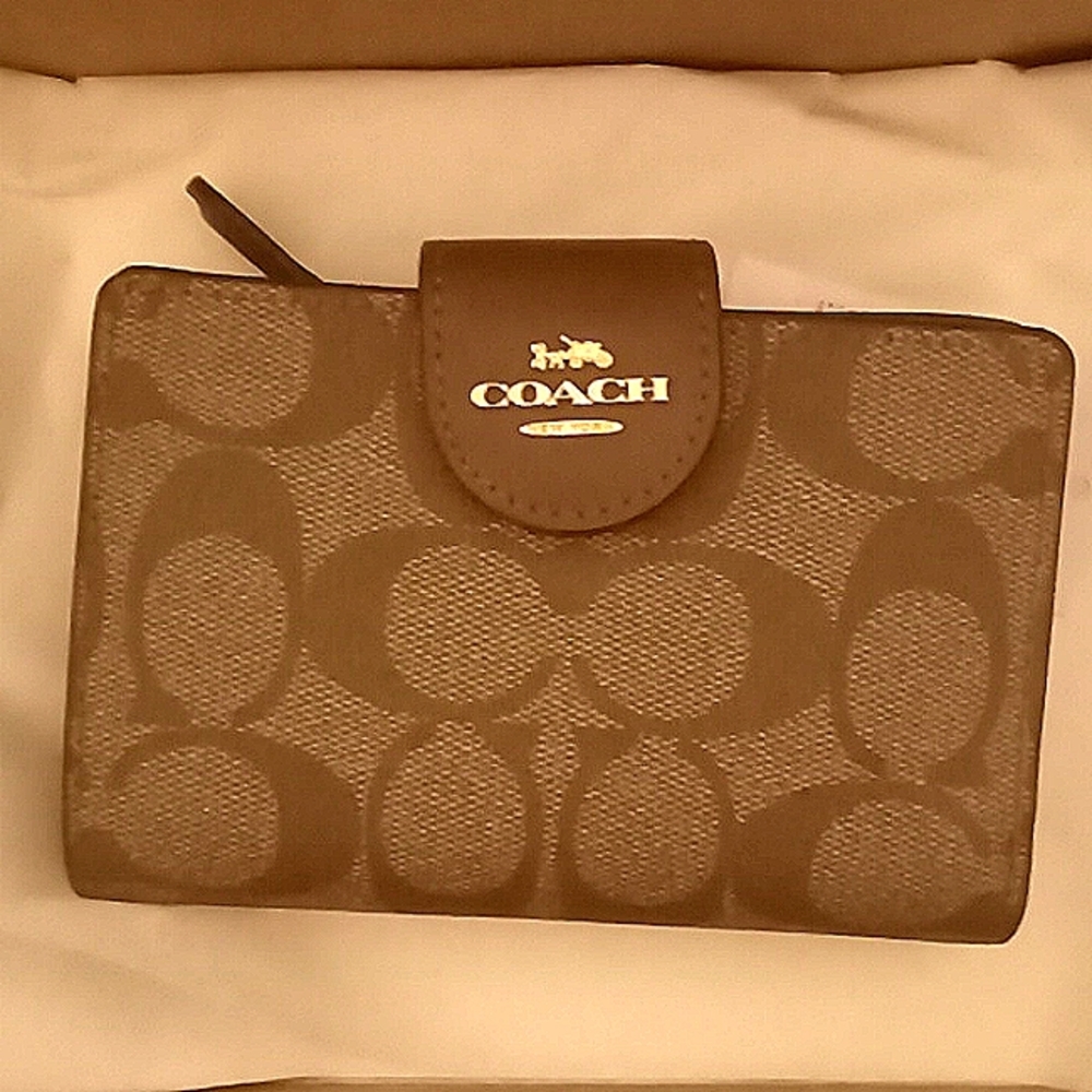 Coach khaki saddle 2 wallet